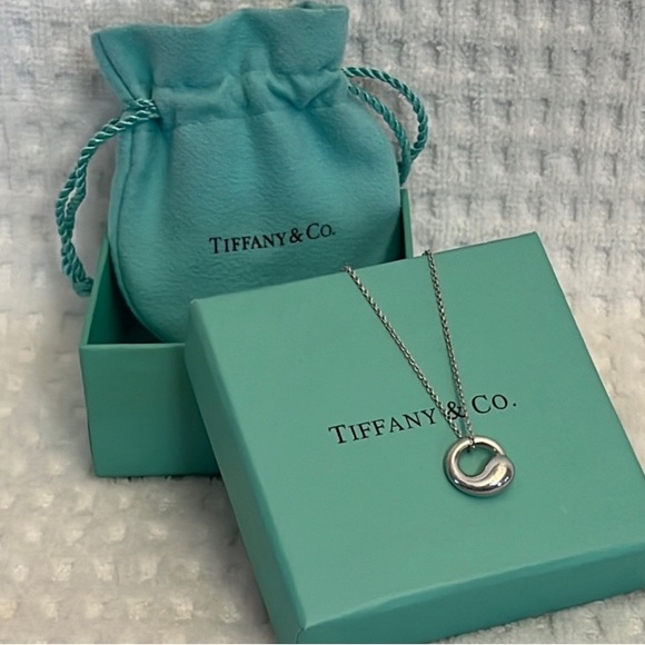 LUXURY LISTING New, Vintage and Gently Used Excellent Condition New Merchandise! - Picture 5 of 15